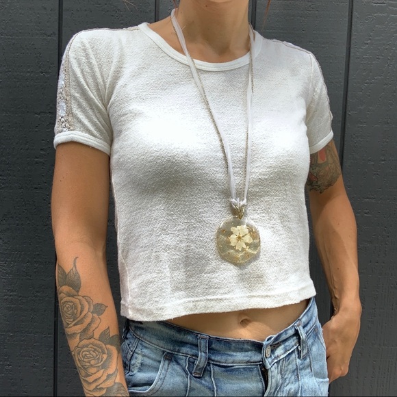 SOLD!!Mona cropped knit tee with crochet shoulder and sleeve Sz 38/40 - Picture 1 of 4